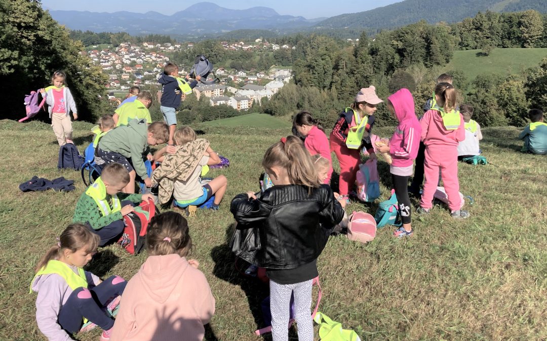 Prvošolci na jesenskem pohodu