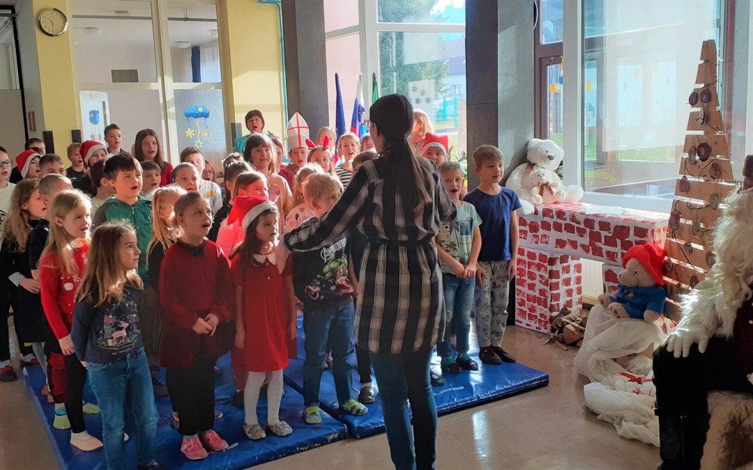 Obisk dedka Mraza v POŠ Pesje